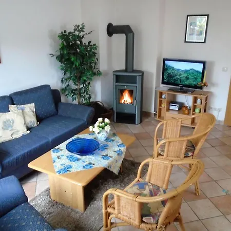 Komfortable In By Interhome Apartamento *
